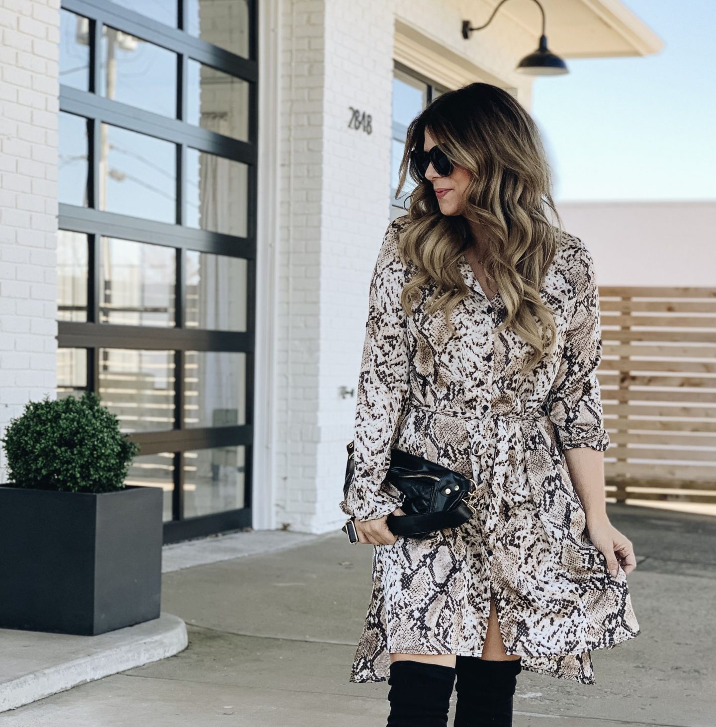 How to style a snakeskin dress, snakeskin, fanny pack, how to wear a belt bag, snake skin, how to style over the knee boots, www.lindseymeek.com