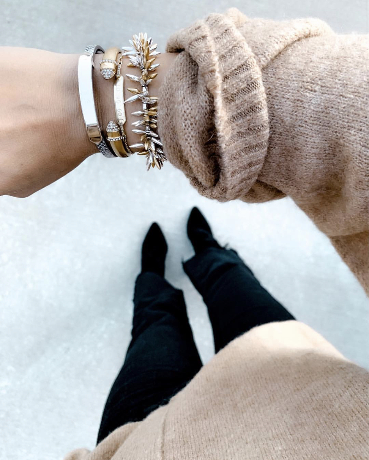 How to create an arm party, bracelet stack, Stella & Dot, Renegade Bracelet, Fall Style, Neutral Outfit